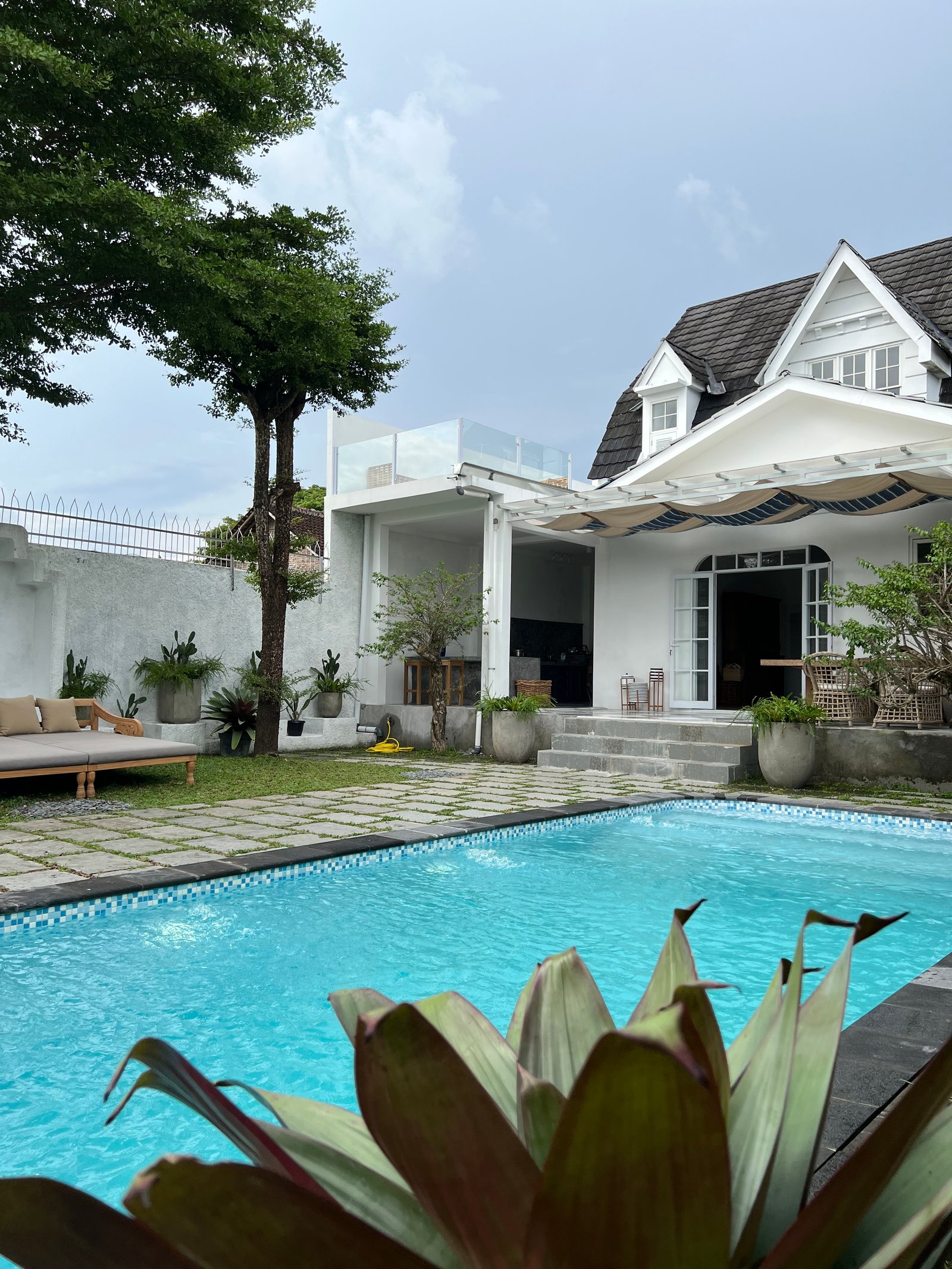 tentang jujukan home